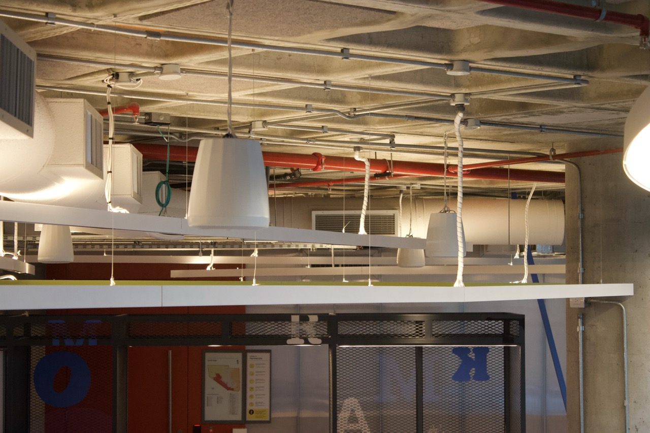 Canalización de cableado estructurado con bandejas portacables profesionales